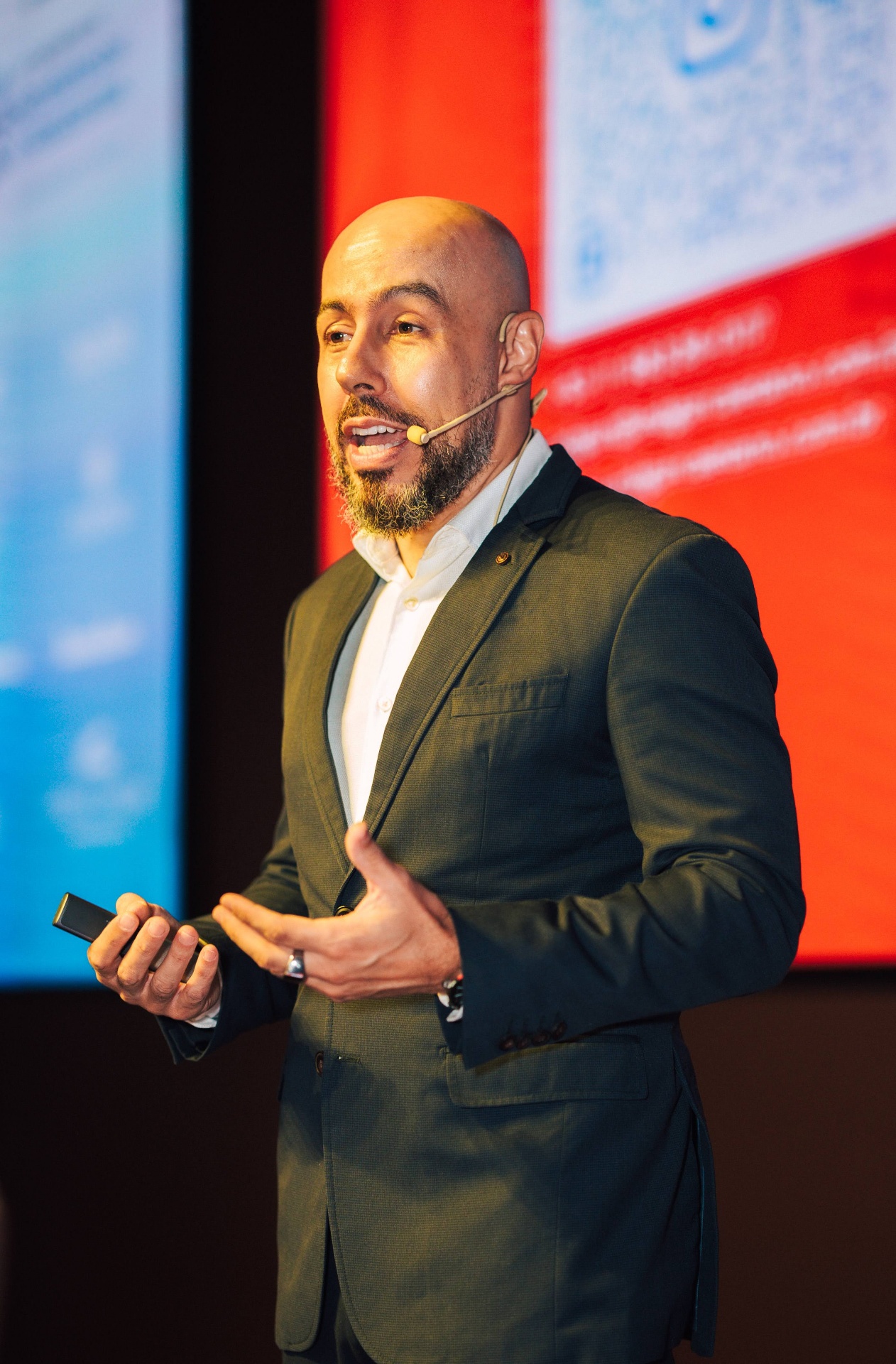 Edgar em palestra P&B